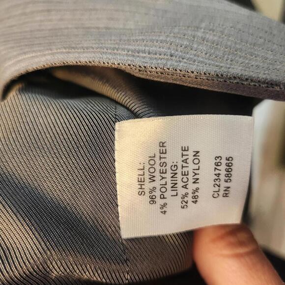 Classiques Entier Women's Gray Pinstripe Wool Blazer Jacket - Size 6 - Picture 4 of 9